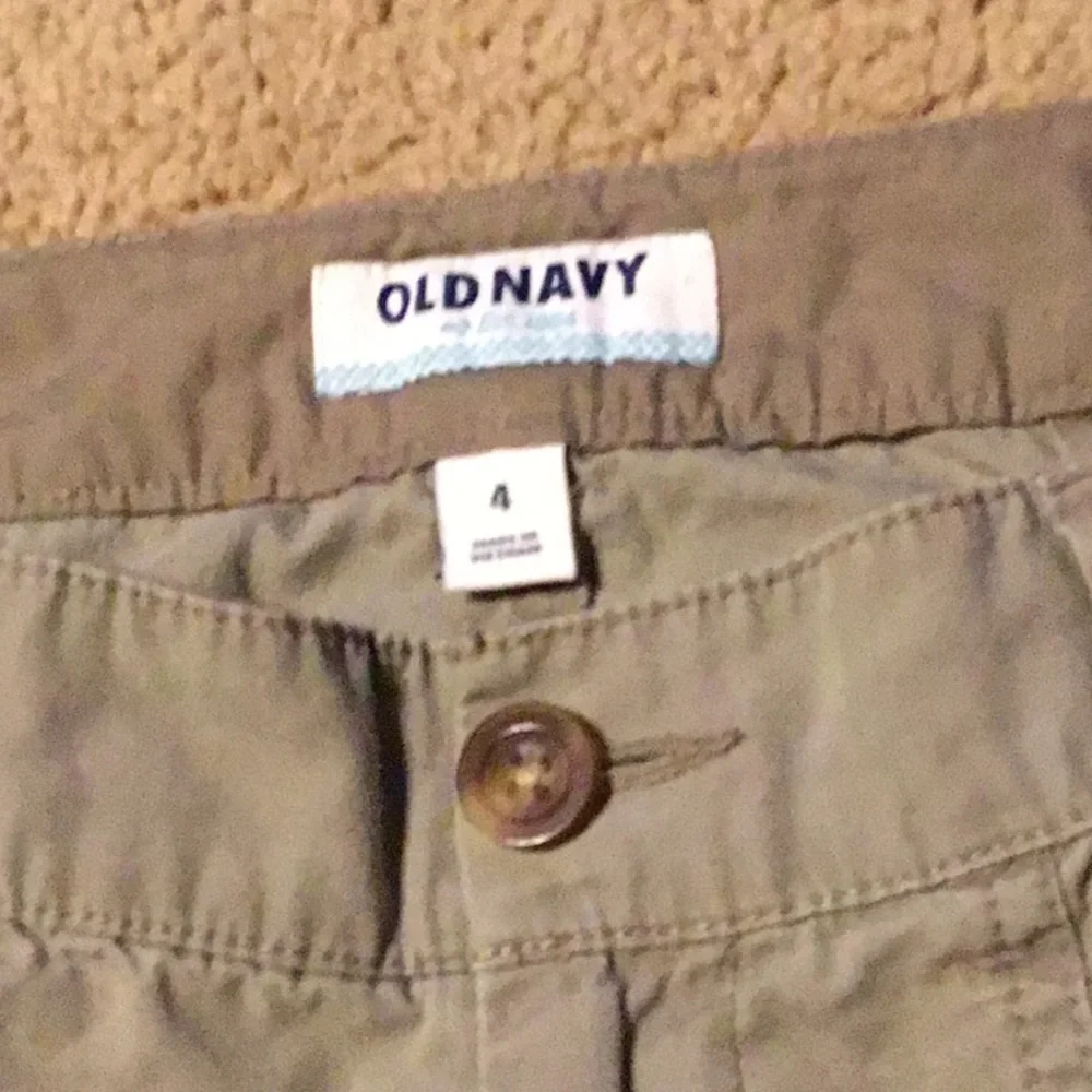 OLD NAVY tan cargo shorts size 4